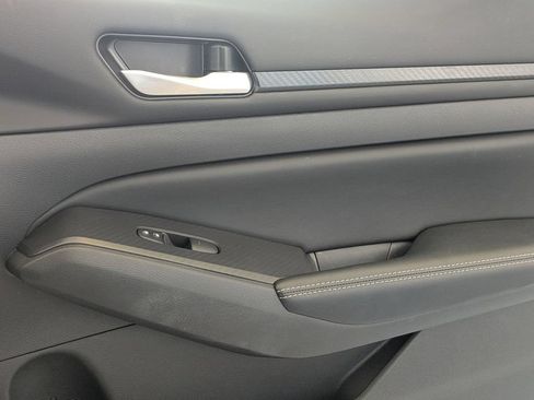 Used 2025 Nissan Altima 2.5 SV FWD image 31