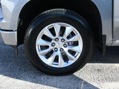 Used 2025 Chevrolet Silverado 1500 Custom image 26