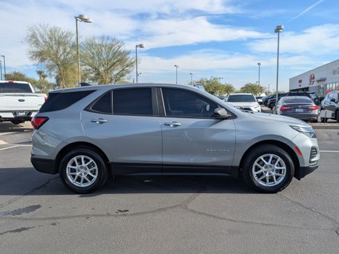 Used 2023 Chevrolet Equinox LS w/ LS Convenience Package image 6