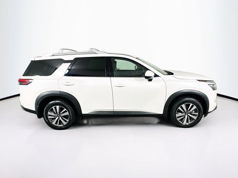 Used 2023 Nissan Pathfinder SL w/ Black Appearance Package AWD/4WD image 10