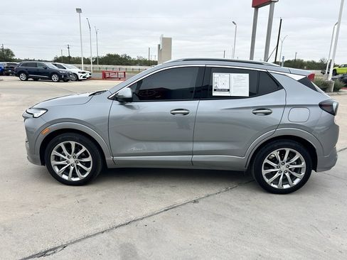 Used 2025 Buick Encore GX Avenir w/ Avenir Technology Package image 4