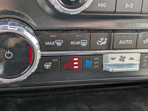 Used 2024 Ford F350 Lariat w/ Lariat Ultimate Package image 29