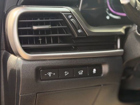 Used 2025 Kia Telluride S AWD/4WD image 24