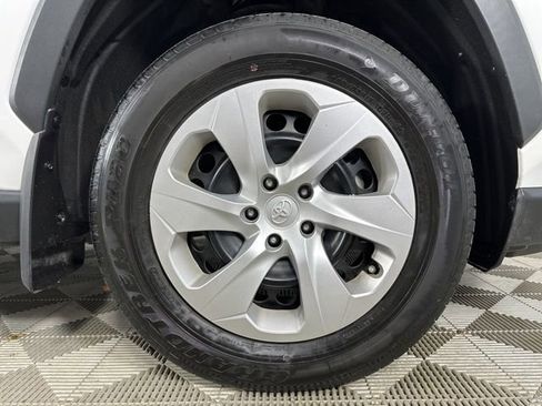 Used 2023 Toyota RAV4 LE AWD/4WD image 9