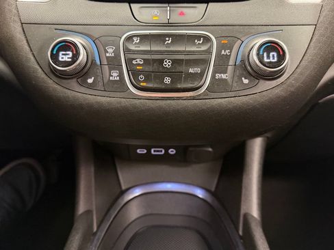 Used 2021 Chevrolet Malibu LT FWD image 26