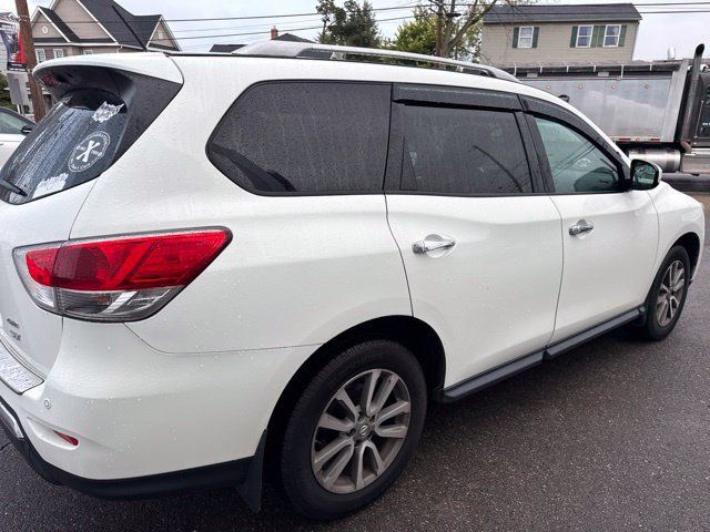 Used 2015 Nissan Pathfinder SV FWD image 6