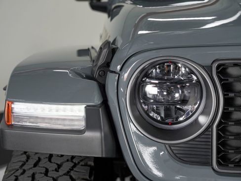 Used 2025 Jeep Wrangler Unlimited Rubicon 392 AWD/4WD image 11