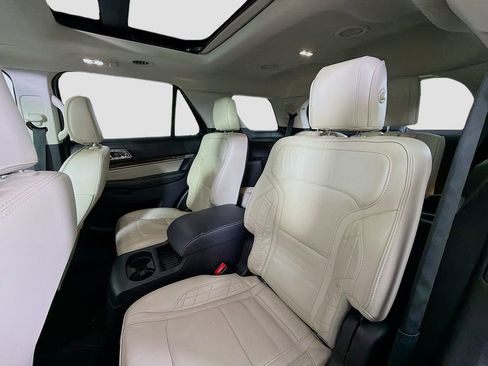 Used 2018 Ford Explorer Platinum image 26