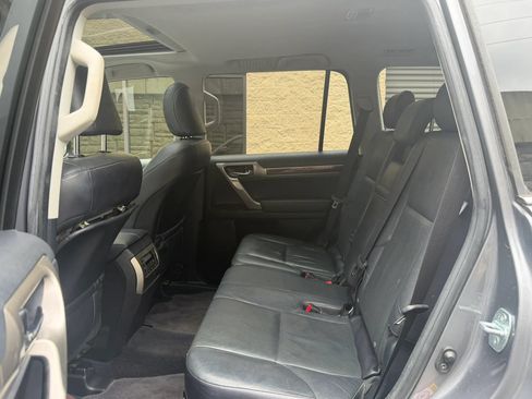 Used 2016 Lexus GX 460 w/ Premium Package AWD/4WD image 31