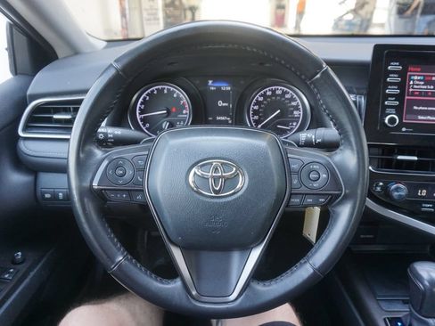 Used 2024 Toyota Camry SE FWD image 3