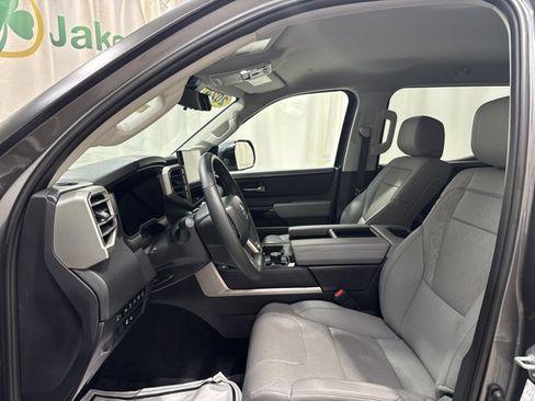 Used 2024 Toyota Tundra Limited AWD/4WD image 12