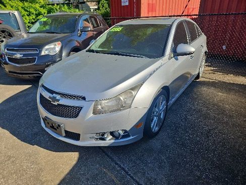 Used 2014 Chevrolet Cruze LTZ w/ RS Package FWD image 2