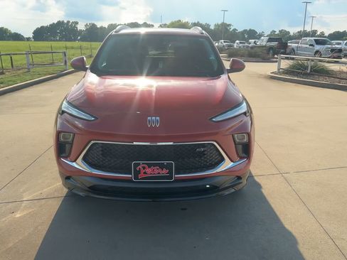 Used 2024 Buick Encore GX Sport Touring image 3