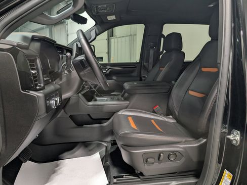 Used 2025 GMC Sierra 2500 AT4 w/ AT4 Premium Plus Package image 17