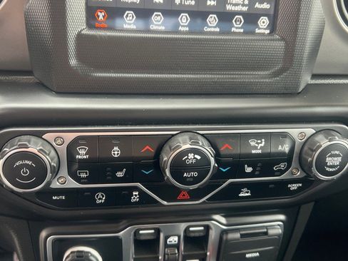 Used 2022 Jeep Gladiator Sport AWD/4WD image 30