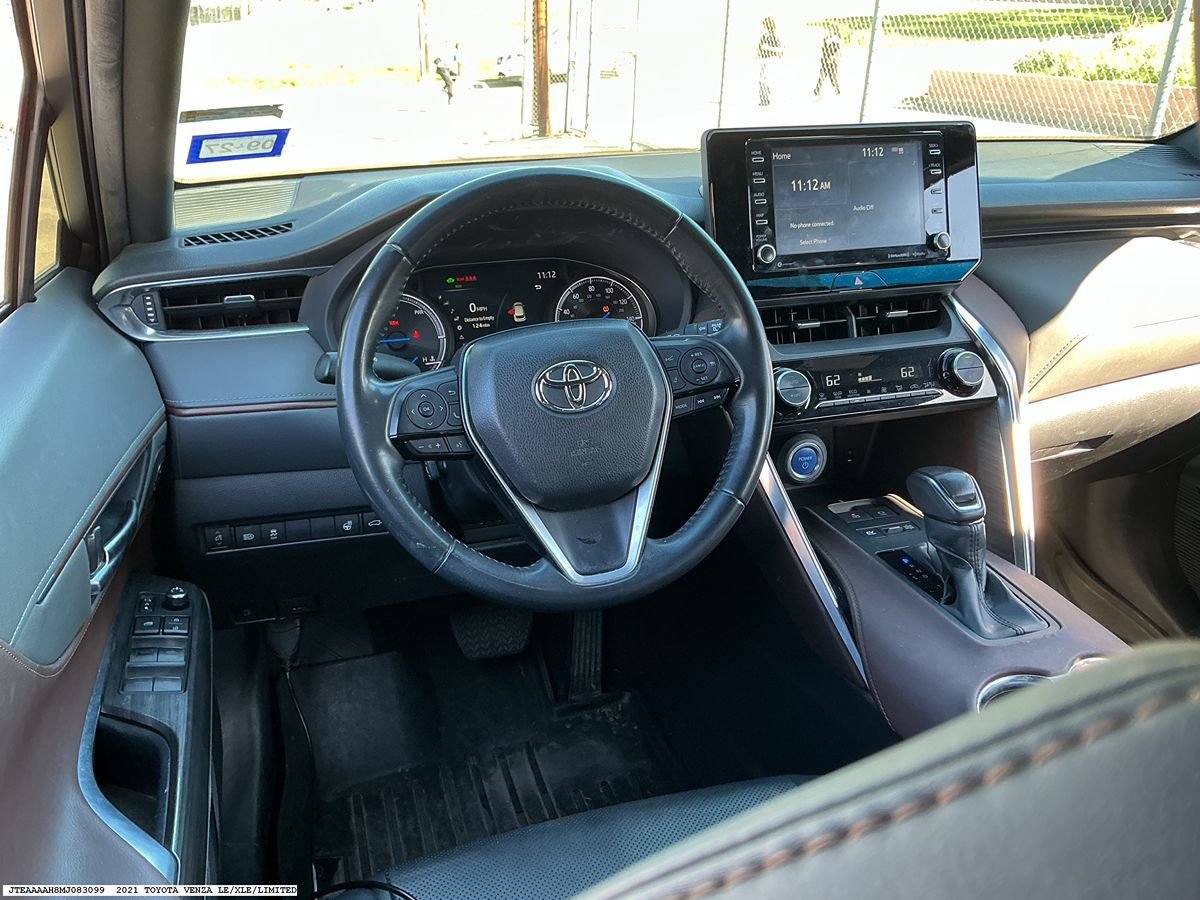 Used 2021 Toyota Venza XLE w/ Softex Package AWD/4WD image 12