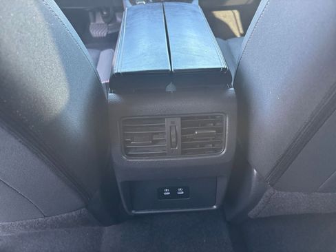 Used 2025 Nissan Rogue SV image 24