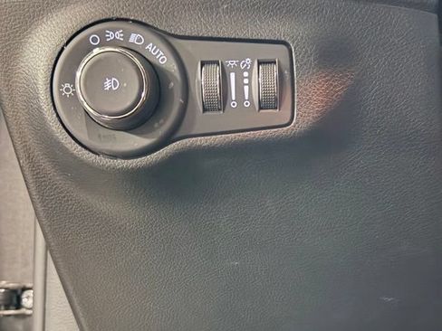 Used 2021 Jeep Compass Latitude FWD image 26