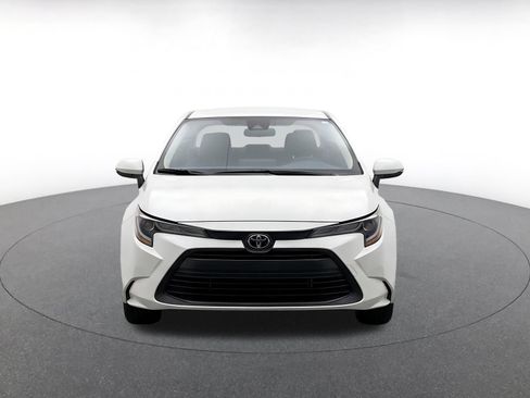 Used 2025 Toyota Corolla LE FWD image 2