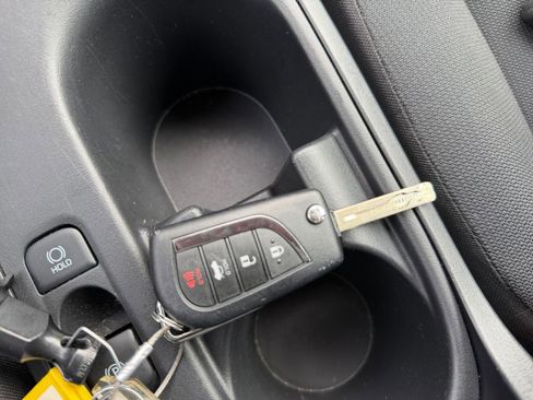 Used 2025 Toyota Corolla LE image 22