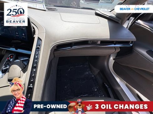 Used 2025 Chevrolet Corvette Stingray Premium Conv w/ Z51 Performance Package RWD image 17