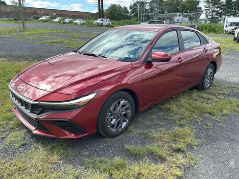 Certified 2024 Hyundai Elantra SEL FWD image 4
