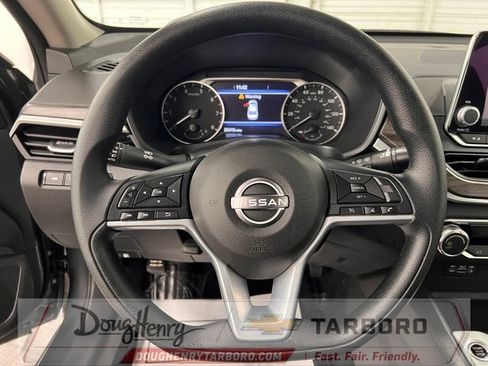 Used 2025 Nissan Altima 2.5 SV FWD image 42