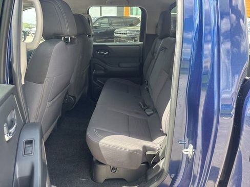 Used 2022 Nissan Frontier SV RWD image 17