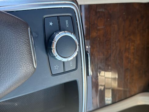 Used 2014 Mercedes-Benz ML 350 BlueTEC 4MATIC image 29