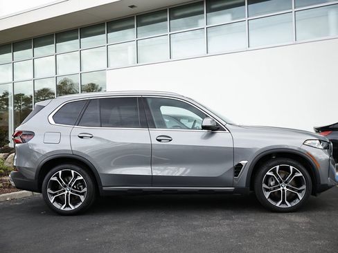 Certified 2025 BMW X5 sDrive40i w/ Premium Package image 4