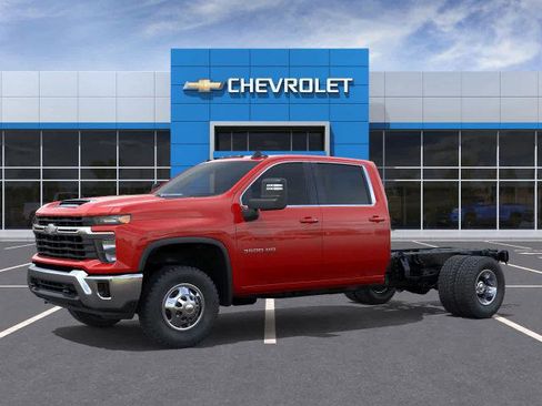 New 2026 Chevrolet Silverado 3500 LT w/ Convenience Package AWD/4WD image 2