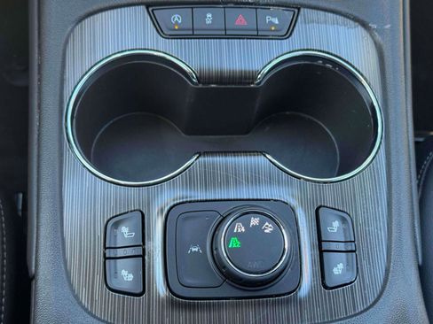 Used 2022 GMC Acadia SLT w/ LPO, Roadside Safety Package image 28