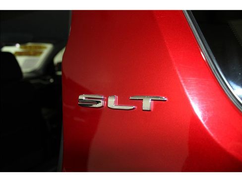 Used 2023 GMC Acadia SLT image 14