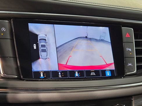 Used 2024 Buick Enclave Premium image 32
