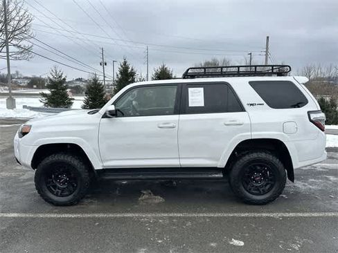 Used 2016 Toyota 4Runner TRD Pro image 2