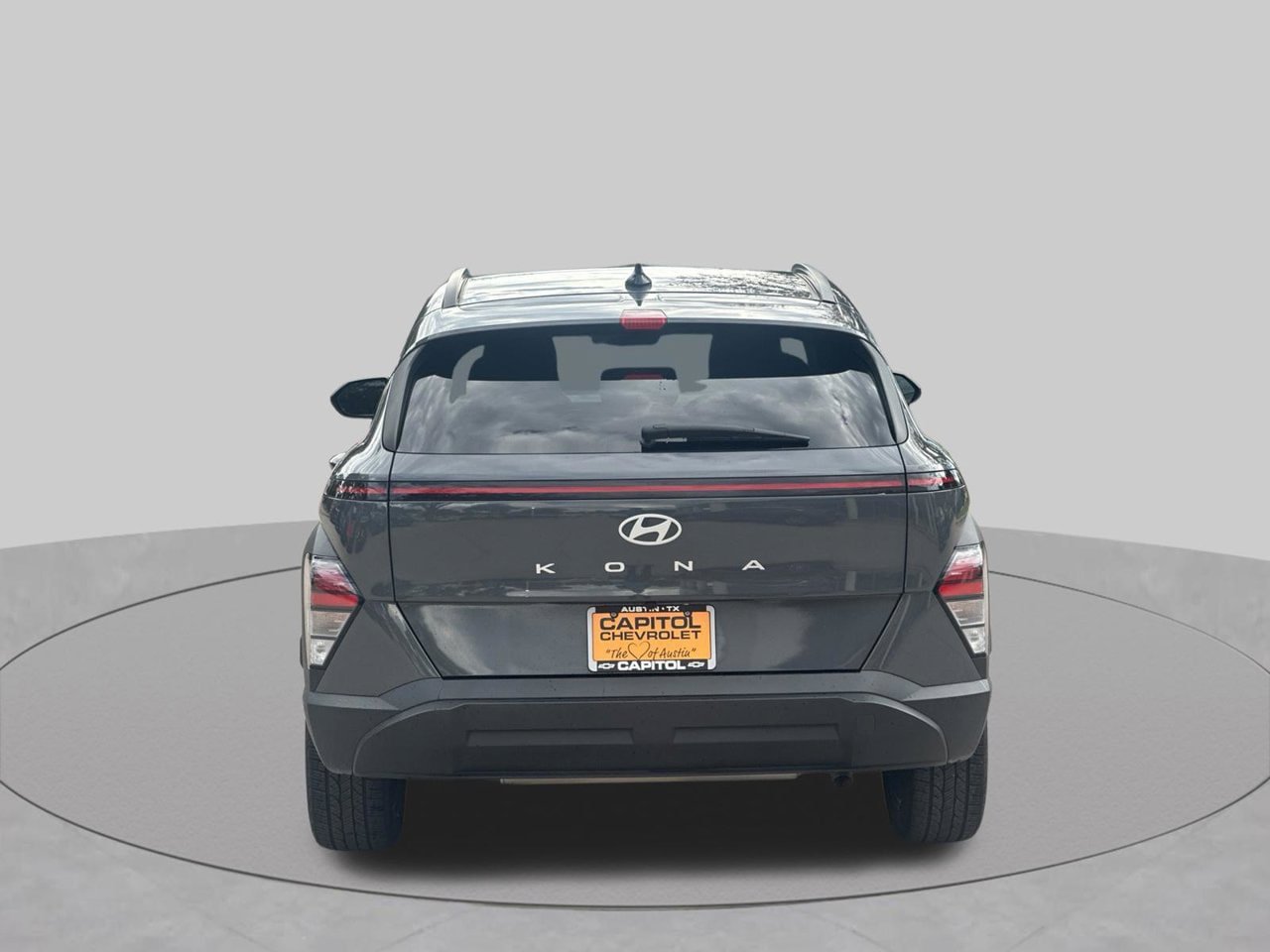 Used 2025 Hyundai Kona SEL FWD image 4