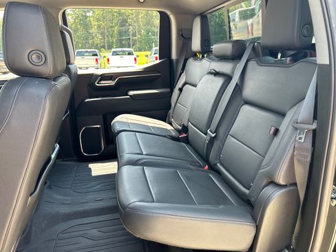 Used 2023 GMC Sierra 1500 SLT w/ SLT Premium Plus Package AWD/4WD image 18