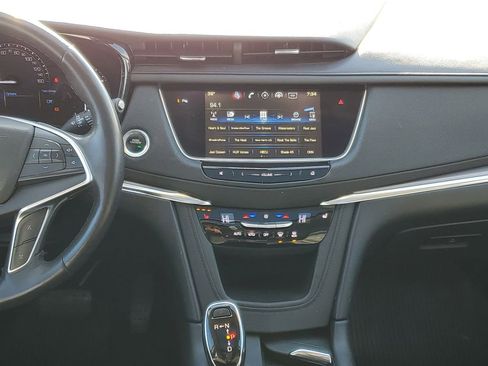 Used 2017 Cadillac XT5 Luxury w/ Driver Awareness Package image 27