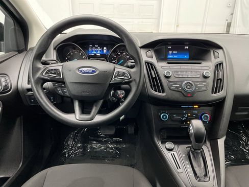 Used 2017 Ford Focus SE image 16