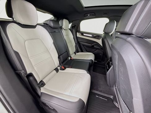 Certified 2024 Porsche Cayenne S AWD/4WD image 30