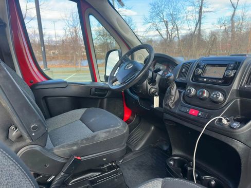 Used 2018 RAM ProMaster 2500 w/ Interior Convenience Group FWD image 7