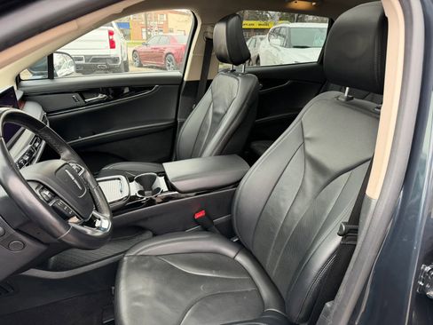 Used 2023 Lincoln Nautilus Reserve AWD/4WD image 19