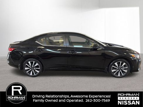Used 2025 Nissan Sentra SV w/ SV Premium Package FWD image 7