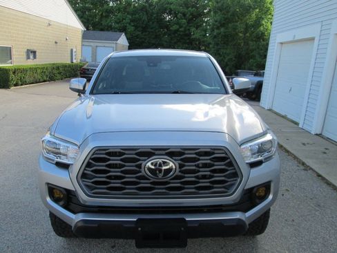 Used 2021 Toyota Tacoma TRD Off-Road AWD/4WD image 6