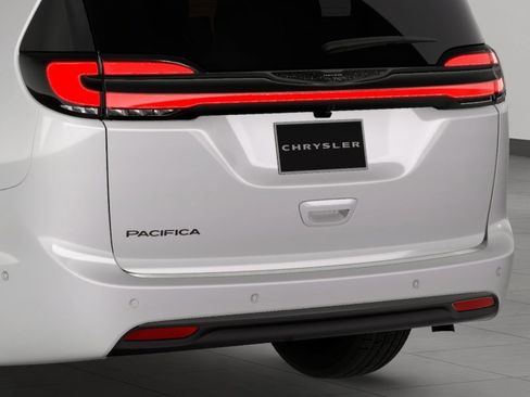 New 2026 Chrysler Pacifica Select image 13