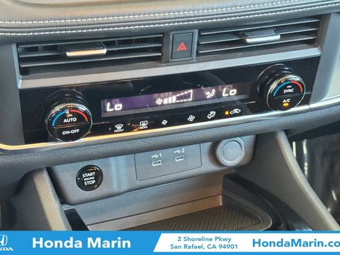 Used 2025 Nissan Rogue SV FWD image 25