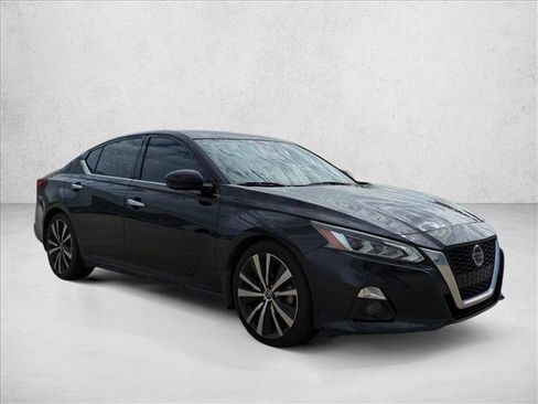 Used 2019 Nissan Altima 2.5 Platinum FWD image 3