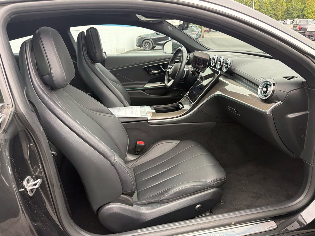 Used 2025 Mercedes-Benz CLE 300 4MATIC Coupe image 21