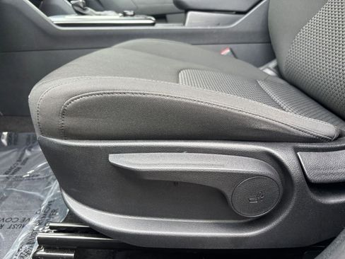 Used 2025 Kia Sportage LX FWD image 27