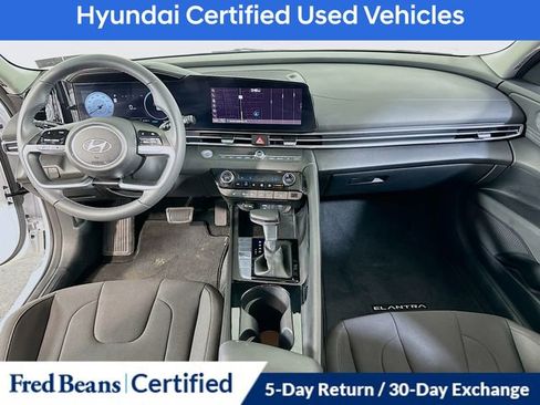 Certified 2025 Hyundai Elantra SEL FWD image 22